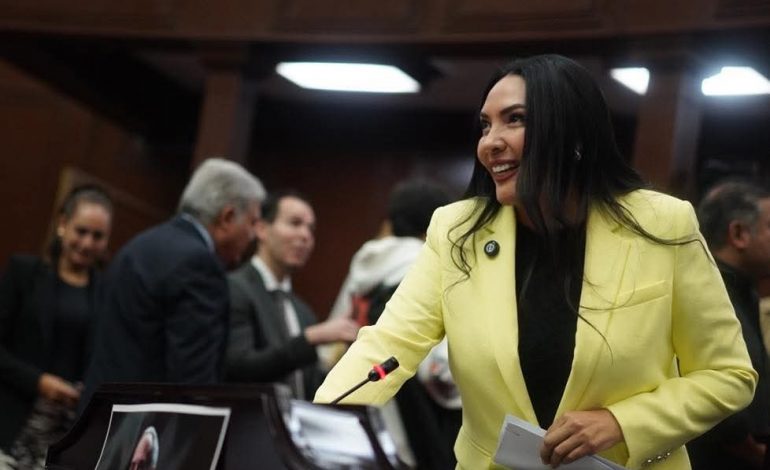 Impulsa Adriana Campos reforma para garantizar la salud integral del hombre en Michoacán