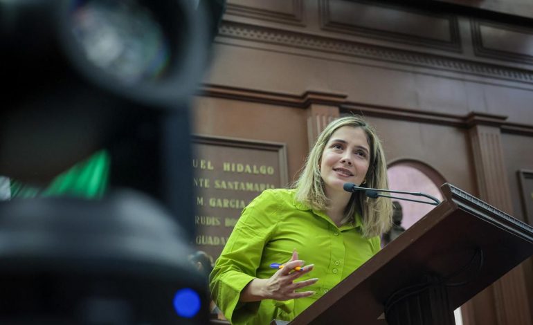 Plantea Brissa Arroyo que por ley se aplique la licencia de paternidad de manera obligatoria
