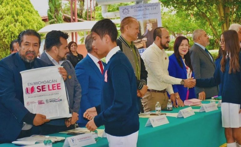 Se gradúa generación de secundaria formada con programa En Michoacán se lee