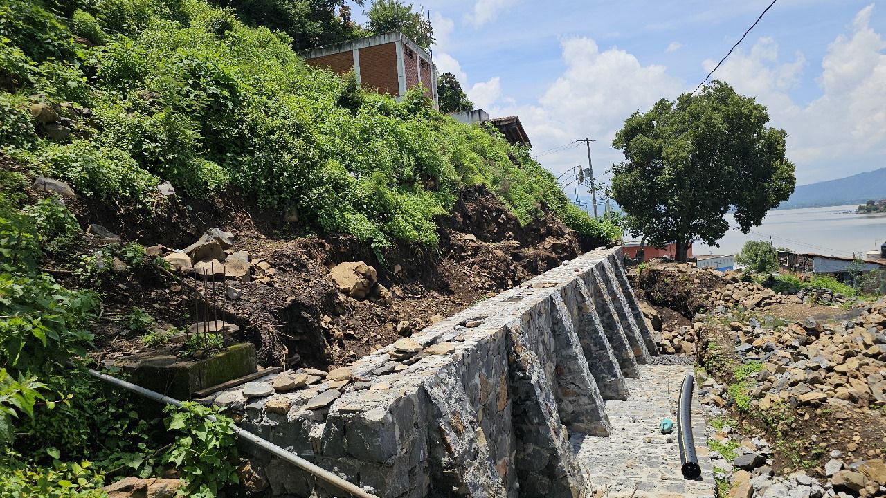 SCOP rehabilita panteón comunal en Isla de Tecuena