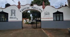 Lluvias provocan afectaciones en tumbas del panteón San Carlos