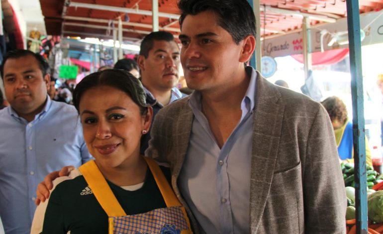 TOÑO IXTLÁHUAC REAFIRMA RESPALDO AL COMERCIO LOCAL EN PLENO CORAZÓN DE LA HEROICA