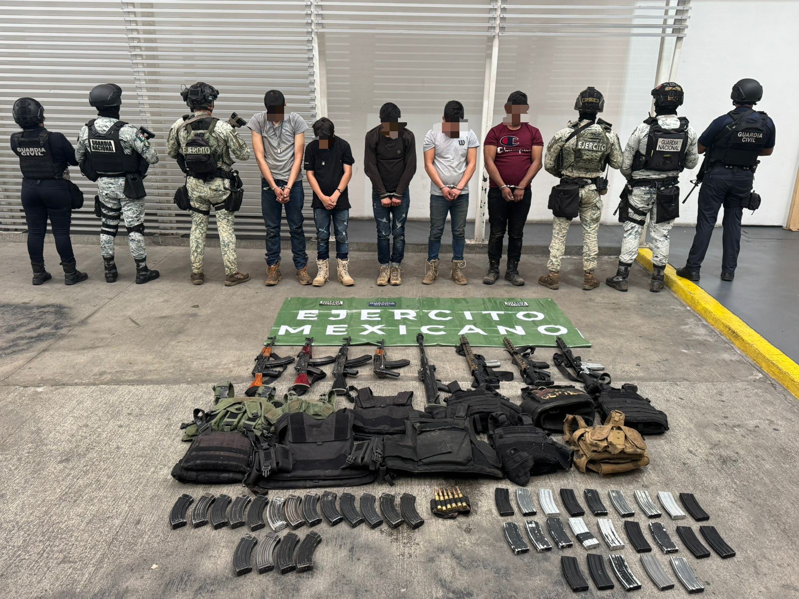 Asegurados 5 hombres, un barret y fuisiles en Zinapécuaro: SSP.