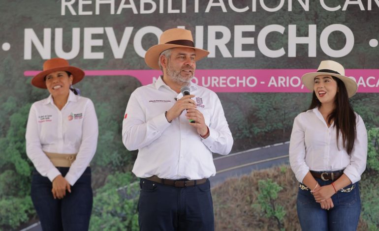 Bedolla arranca rehabilitación del tramo carretero Gabriel Zamora-Nuevo Urecho-Ario.