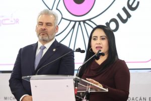 Gladyz Butanda lanza estrategia estatal para uso obligatorio del casco para motocicleta.
<br>