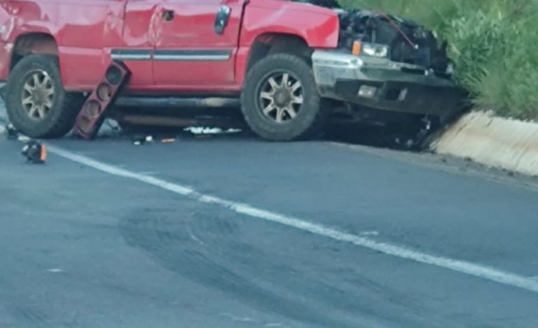 Accidente mortal en Ziracuaretiro: Choque frontal en la Autopista Siglo XXI deja 6 fallecidos