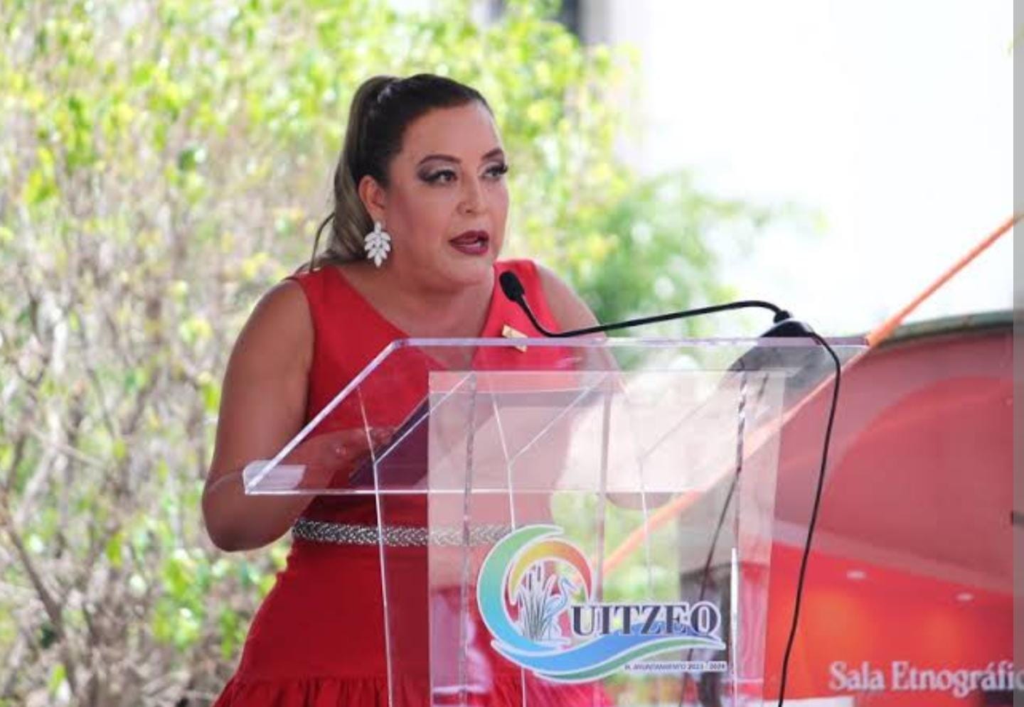 Atacan a Alcaldesa de Cuitzeo y sus Escoltas en Restaurante.