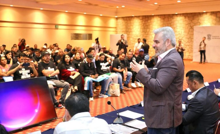 Atiende Bedolla a habitantes de 14 comunidades indígenas; acuerdan acciones inmediatas.