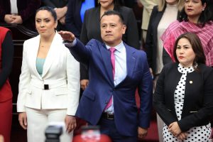 Congreso de Michoacán designa a Carlos Torres Piña al frente de la FGE.