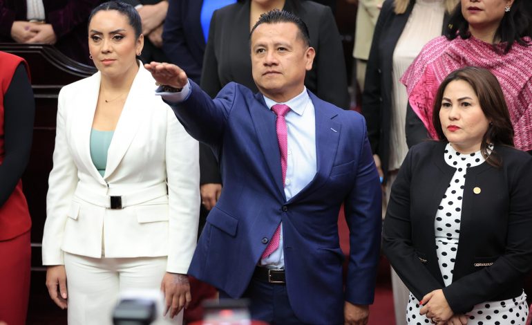 Congreso de Michoacán designa a Carlos Torres Piña al frente de la FGE.