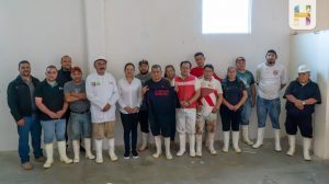 ​Jeovana Alcántar, entregó uniformes y herramientas a personal del Rastro Municipal.