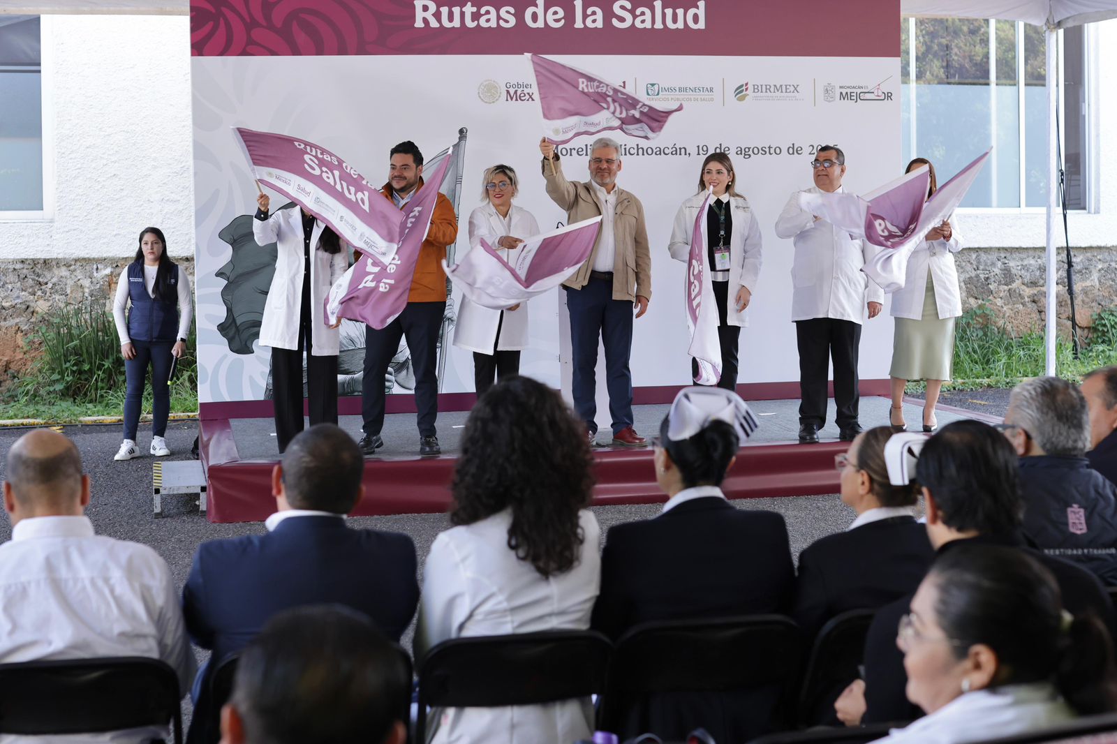 Bedolla arranca en Michoacán las Rutas de la Salud para la distribución de medicamentos