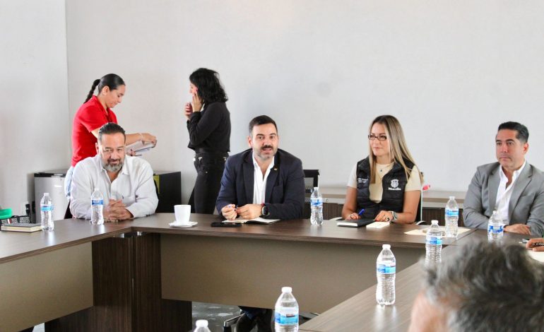Yankel Benítez Silva fortalece vínculos con el sector de servicios de Morelia