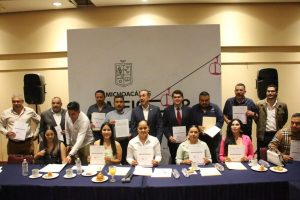 Toño Ixtláhuac firma convenio con el Gobierno de Michoacán para ampliar apoyos a migrantes