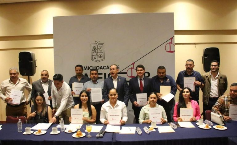 Toño Ixtláhuac firma convenio con el Gobierno de Michoacán para ampliar apoyos a migrantes