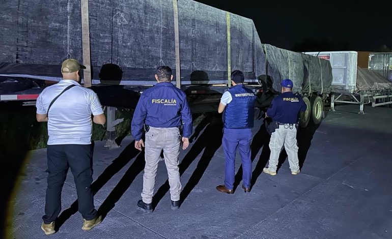 En cateo, desmantela FGE bodega y asegura 23 unidades relacionadas con el delito de robo al transporte en la autopista siglo XXI