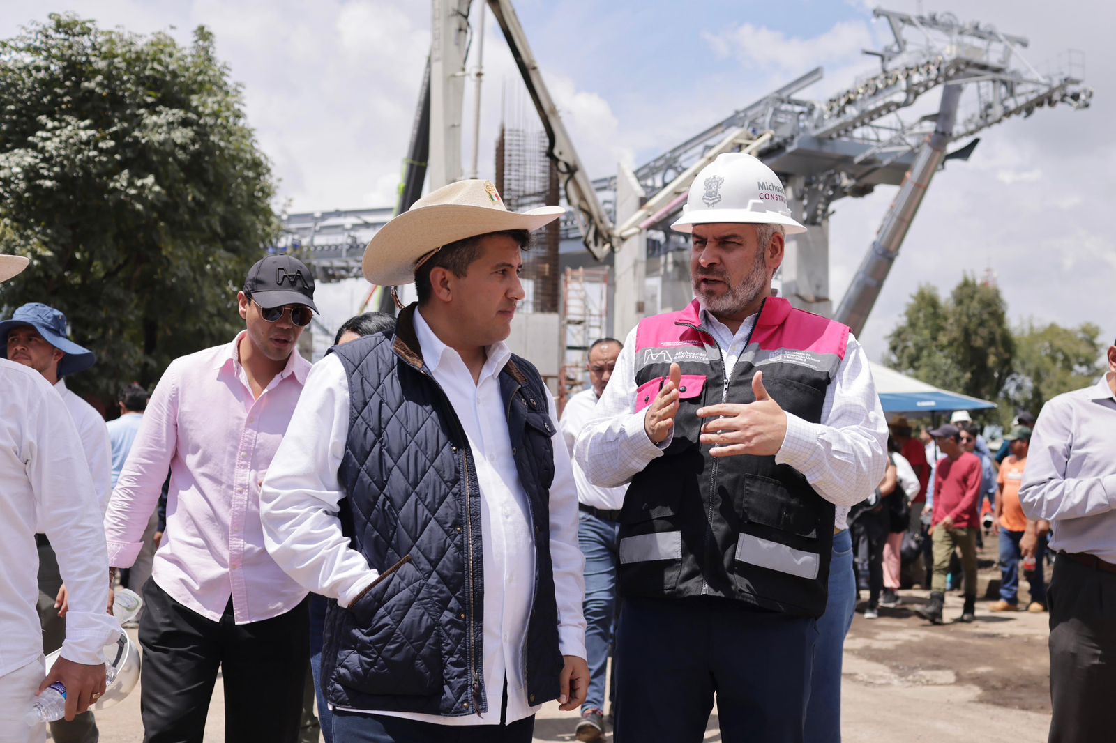 Avanza construcción del teleférico en Uruapan, supervisa Bedolla trabajos de infraestructura
