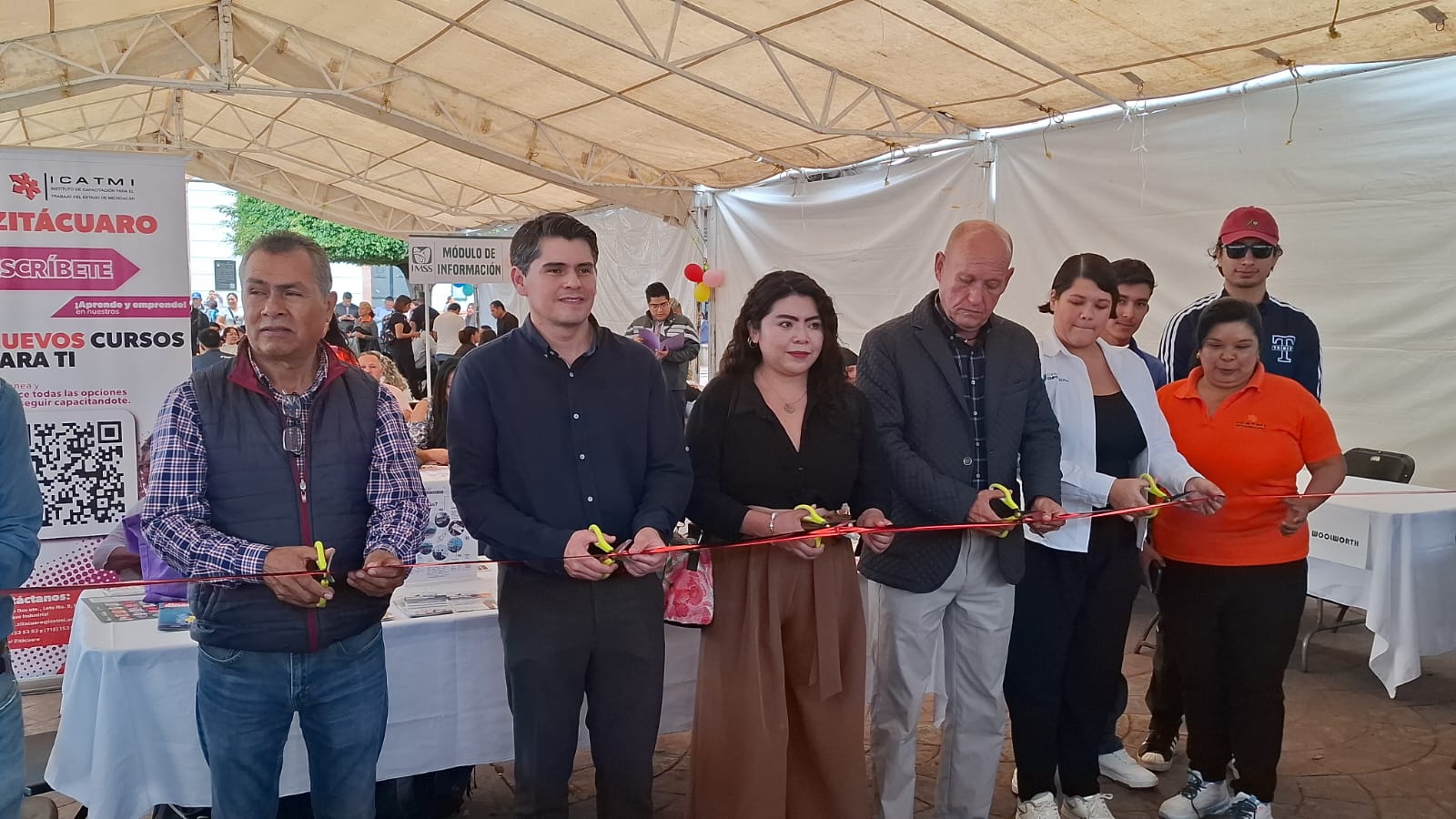 Toño Ixtláhuac, inaugura tercera Feria del Empleo en Zitácuaro, mas de 200 vacantes
