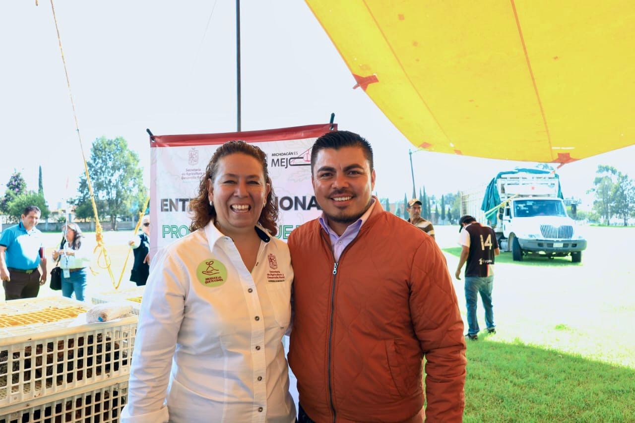 Gobierno de Michoacán entrega 15 mil aves y paquetes de hortalizas a seis municipios