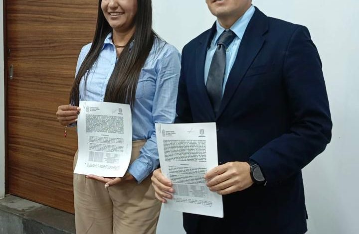 Toño Ixtláhuac firma convenio con CEAC para resolver deuda heredada en materia de agua