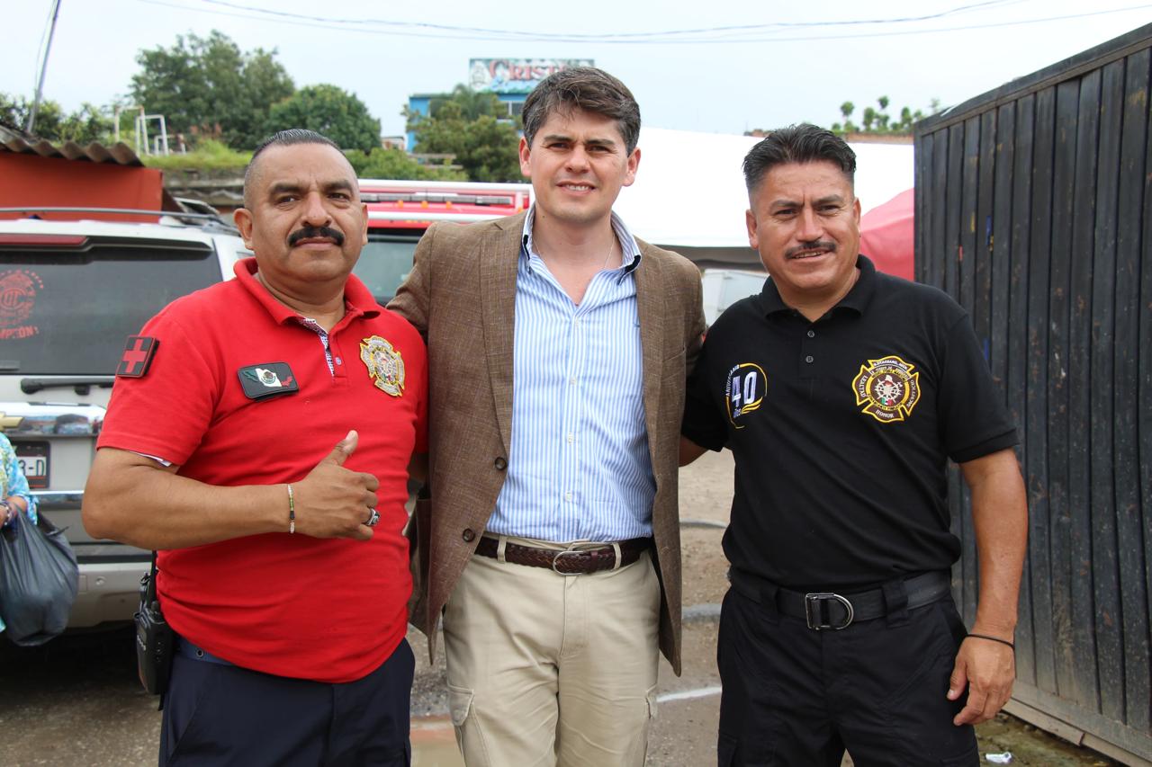 Toño Ixtláhuac felicita en el Día del Bombero y 40 aniversario de la corporación en Zitácuaro