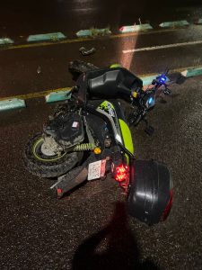 Motociclista de 51 años resulta herido en accidente en Zitácuaro.