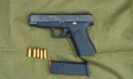 POR POSESIÓN DE ARMA, FGR OBTIENE VINCULACIÓN A PROCESO CONTRA UN MENOR DE EDAD