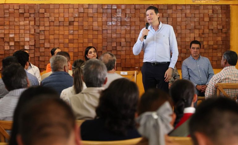 Alfonso Martínez se reúne con líderes sociales y del campo en Maravatío