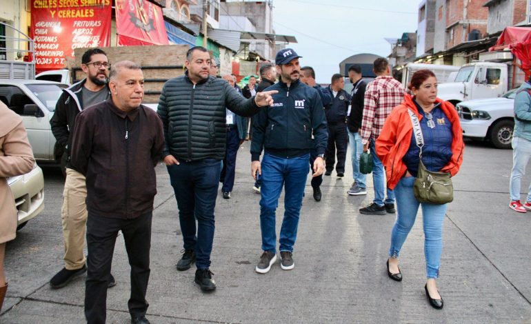 Encabeza Yankel Benítez operativo de ordenamiento en Mercado de Abastos