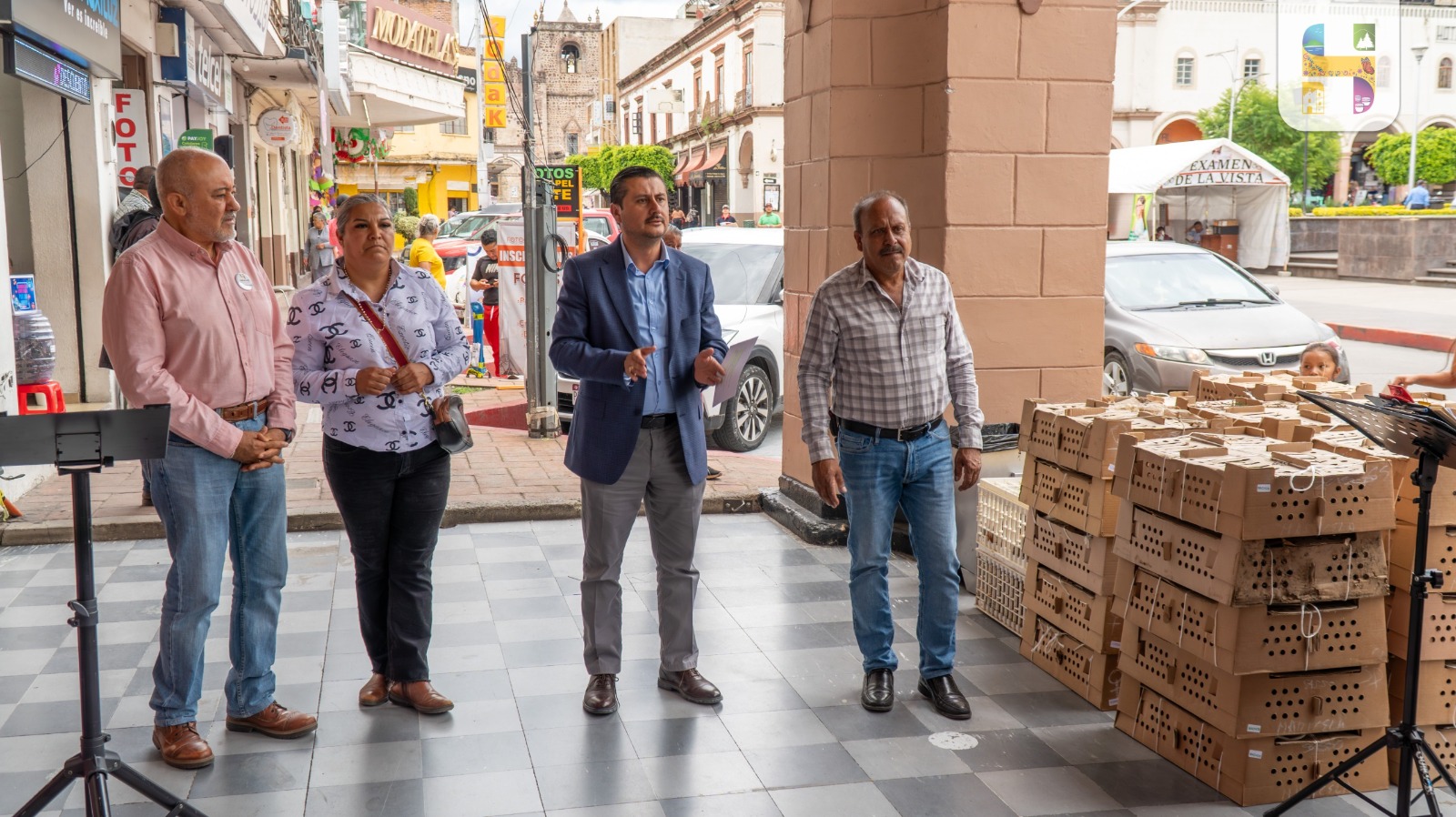 El Gobierno Municipal de Hidalgo que preside Jeovana Alcántar, entregó 200 paquetes de pollitos, árboles frutales, semilla de hongos seta y de hortaliza.