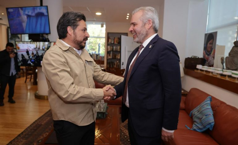 Villas del Pedregal dice sí a nuevo hospital del IMSS; recaudadas más de 40 mil firmas: Bedolla