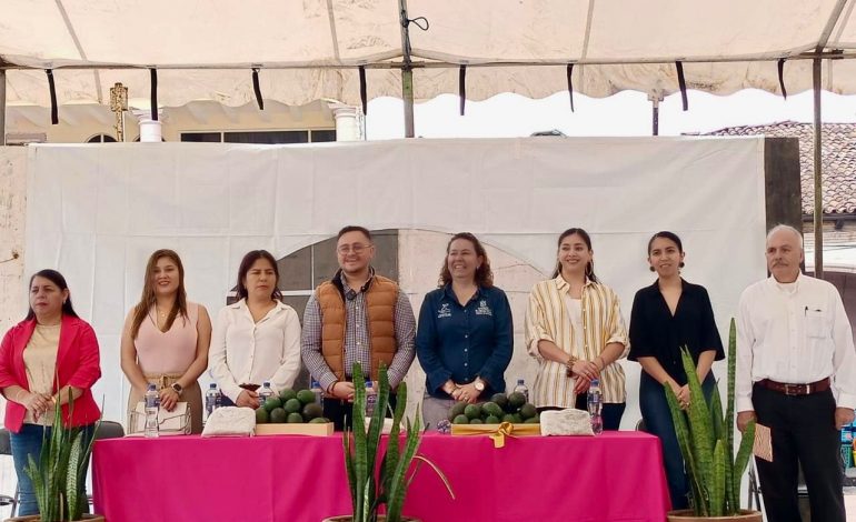 Comunidades y autogobiernos reciben apoyo del programa Agrosano: Sader