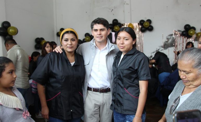 Toño Ixtláhuac clausura cursos de Puntos de Gobierno del Municipio de Zitácuaro
