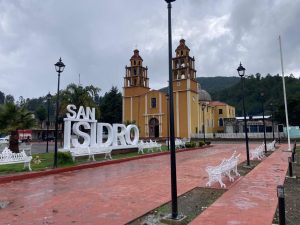 SCOP concluye remodelación de plaza principal en San Isidro, Los Reyes