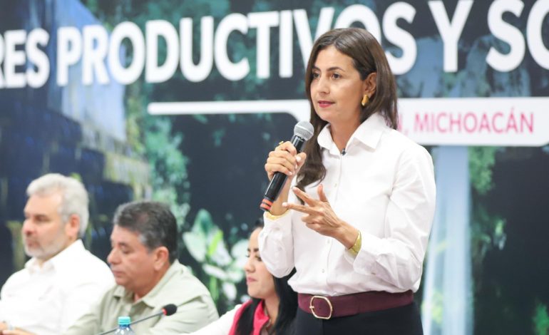 Uruapan, alta prioridad en Educación: Gabriela Molina
