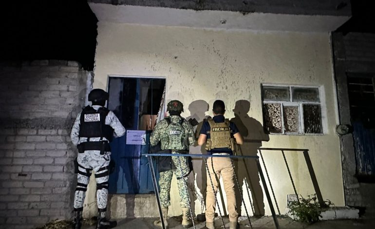 Asegura FGE más de 900 dosis de metanfetamina tras catear un inmueble en Álvaro Obregón
