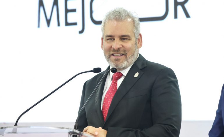 Más de 5 mil 719 mdp de inversión histórica para Michoacán en becas educativas: Bedolla