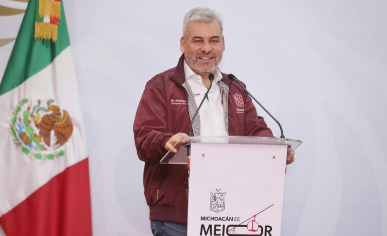 Avistamiento de ballenas en Michoacán será bajo norma oficial de Semarnat: Bedolla.