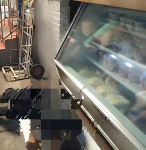 Autoridades investigan el fallecimiento de un hombre en el Mercado Municipal de #CdHidalgo.