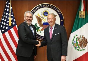 Bedolla y embajador de EUA acuerdan cooperación y trabajo conjunto.