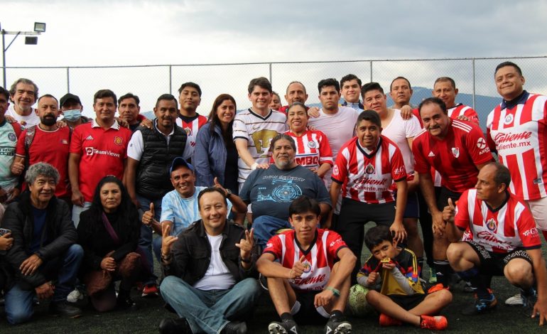 Toño Ixtláhuac asiste al XLI aniversario del Sindicato de Empleados del H. Ayuntamiento de Zitácuaro.