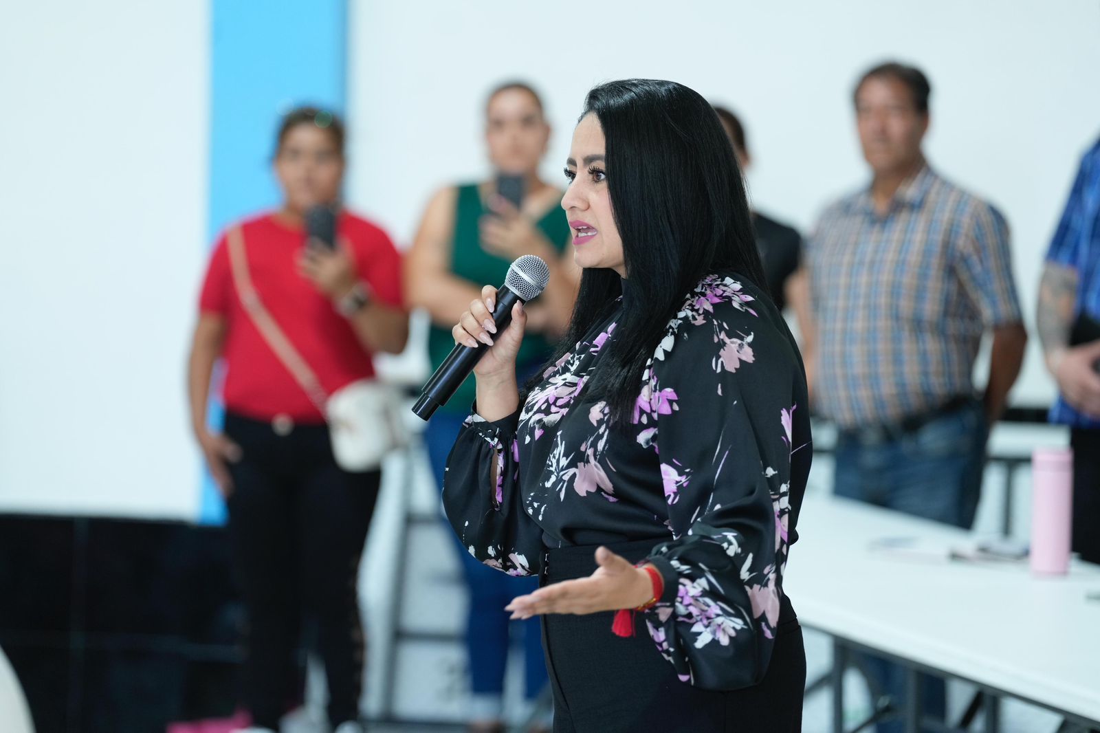 Impulsa Gladyz Butanda regularización de 37 colonias en Uruapan.