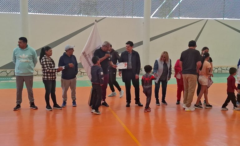 Clausura exitosa de cursos deportivos de verano en Zitácuaro, más de 350 niños beneficiados