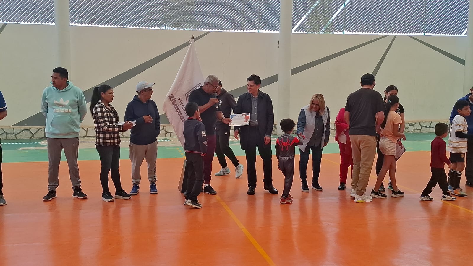 Clausura exitosa de cursos deportivos de verano en Zitácuaro, más de 350 niños beneficiados
