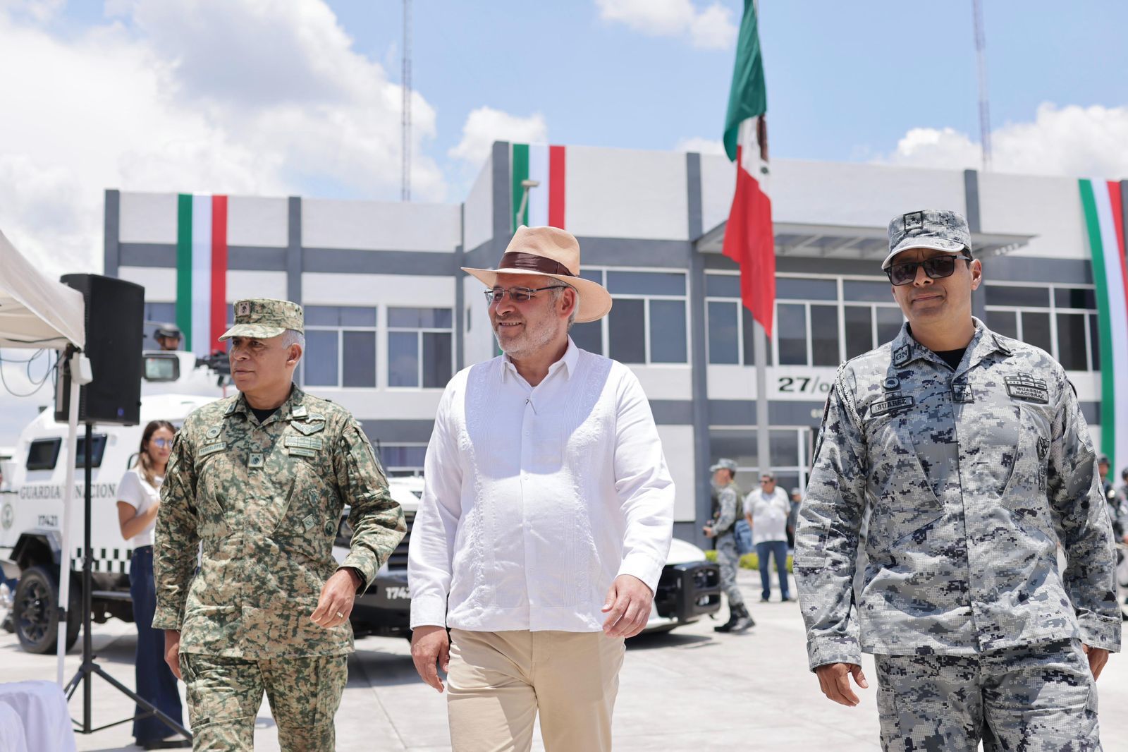 Inaugura Bedolla cuartel regional de la Guardia Nacional en Apatzingán.