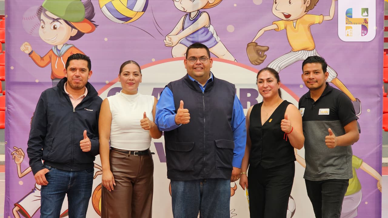 Autoridades Municipales, clausuraron los cursos de verano deportivos, que llevó a cabo el Instituto Municipal de Cultura Física y Deporte.