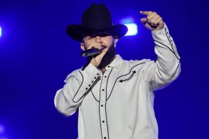 Colosal y vibrante; Carín León llena el Morelos en un concierto épico.<br>
