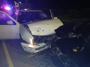 Choque frontal en la Zitácuaro-Morelia deja dos conductores heridos.