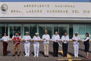 Grupo Aeroportuario de la Cdmx toma el control de la terminal en LC en septiembre: Bedolla.<br>