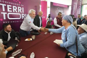 Gobierno de puertas abiertas; Bedolla lleva audiencia pública a Epitacio Huerta.
